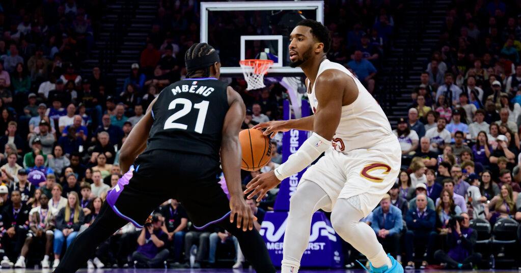 Mobley and Mitchell each score 34 but Cavs need late run to dunk Jazz | Sports