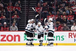 Nick Schmaltz scores NHL-best 5th goal and Mammoth beat Devils 5-3
