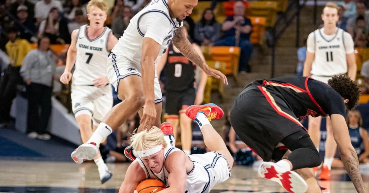 GALLERY: Utah State 86, Denver 76 – men’s basketball exhibition | Multimedia